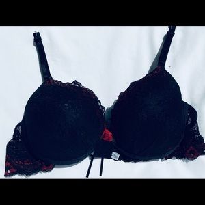 NWT Brazilian Style Women’s Beautiful 🔥 Underwired Padded Black Lace Bra LARGE